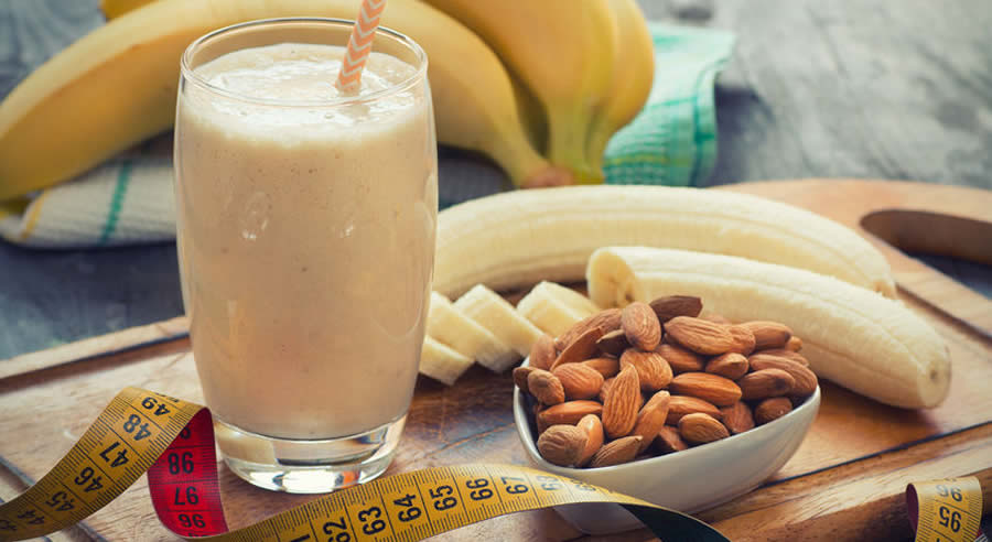 Banana Almond Shake as Recommended by a Holistic Nutiritonist