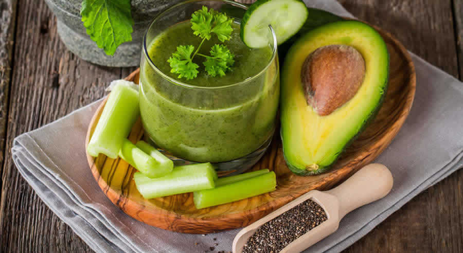 Greens Beauty Smoothie as Recommended by a Holistic Nutiritonist