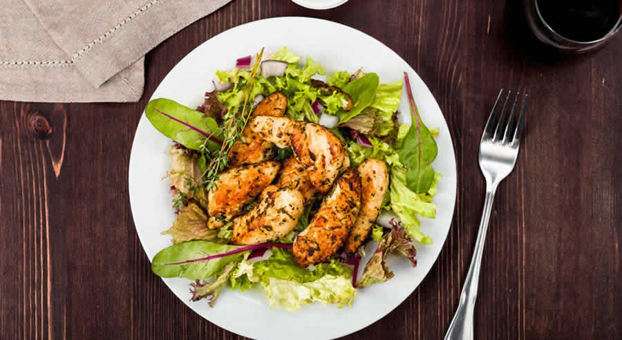Low Carb Chicken & Salad as Recommended by a Holistic Nutiritonist